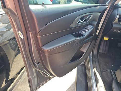 Used 2018 Chevrolet Traverse LS FWD image 11
