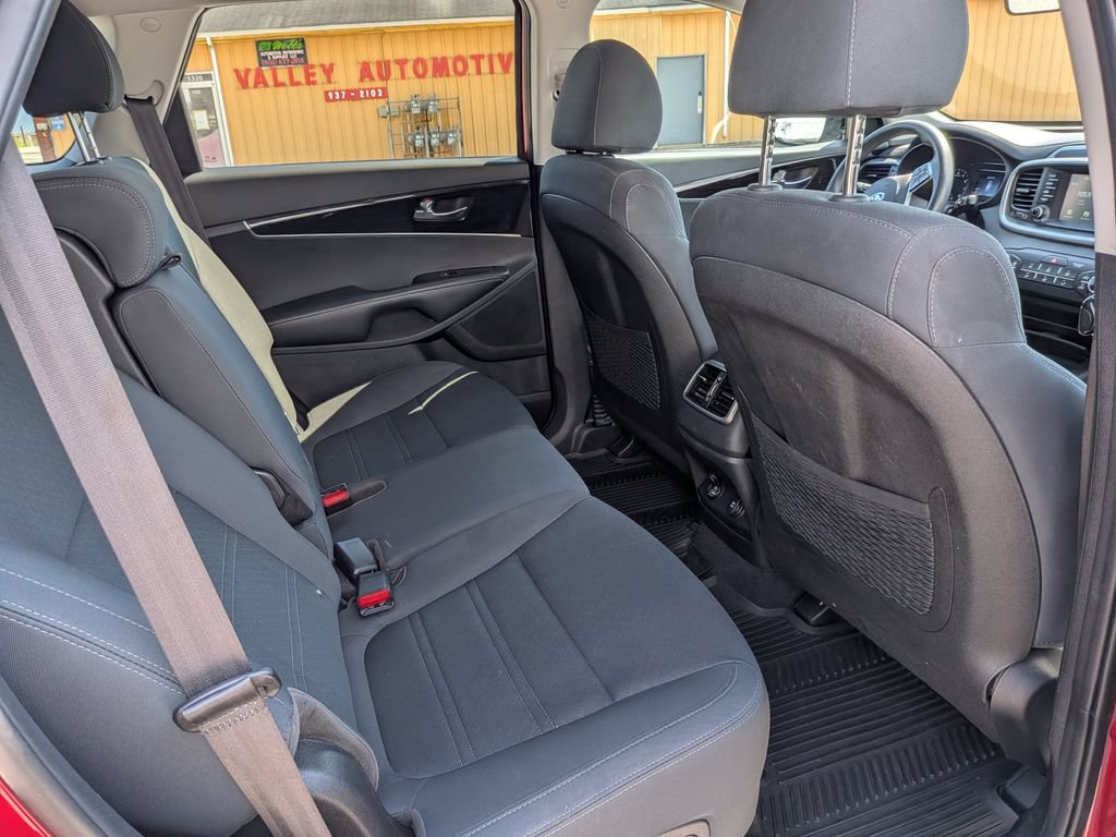 Used 2020 Kia Sorento LX FWD image 23