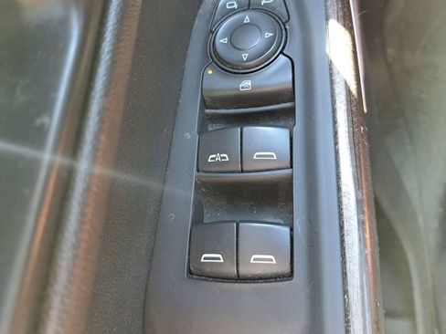 Used 2022 Chevrolet Silverado 1500 LT AWD/4WD image 16