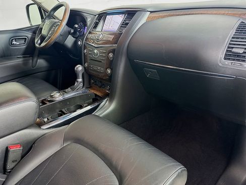 Used 2012 INFINITI QX56 w/ Deluxe Touring Pkg image 40