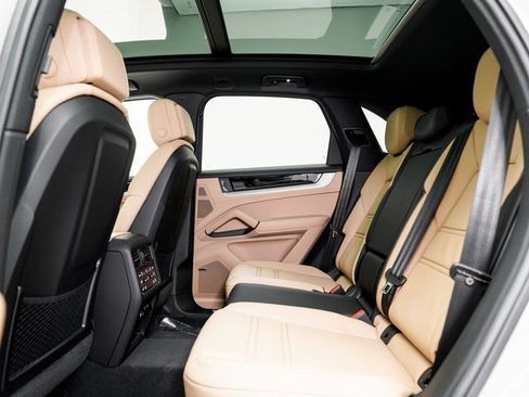 New 2026 Porsche Cayenne image 24