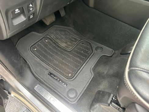 Used 2022 RAM 1500 Limited w/ Body Color Bumper Group AWD/4WD image 39