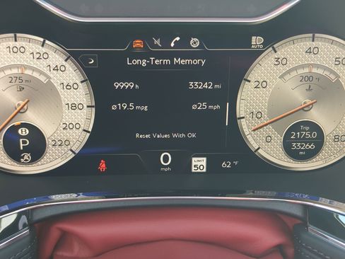 Used 2021 Bentley Continental GT V8 image 22