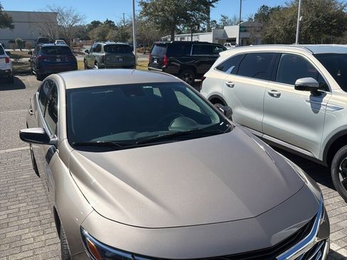 Used 2023 Chevrolet Malibu LS image 12