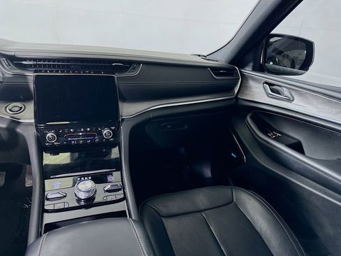 Used 2022 Jeep Grand Cherokee L Overland image 20