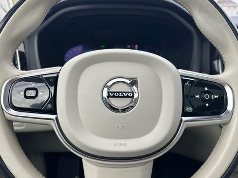 Used 2023 Volvo XC60 T8 Plus image 26