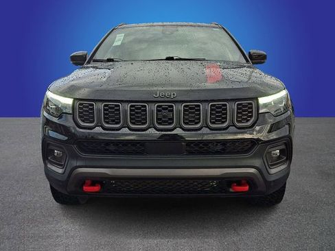 Used 2025 Jeep Compass Trailhawk w/ Trailhawk Elite Group AWD/4WD image 2