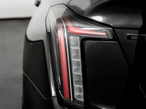 Used 2025 Cadillac CT5 V Blackwing w/ Super Cruise 1 Package image 35