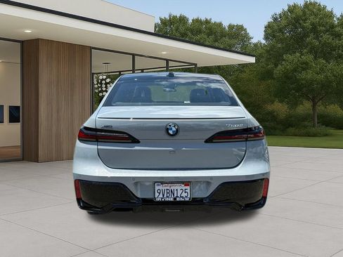 Used 2026 BMW 750e xDrive AWD/4WD image 10