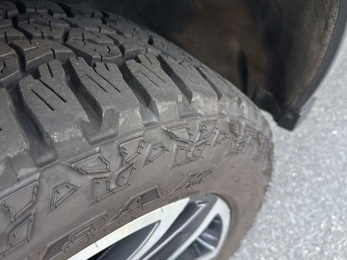 Used 2023 Chevrolet Colorado Z71 w/ Z71 Convenience Package 2 image 37