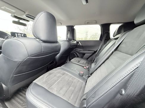 Used 2024 Mitsubishi Outlander SE image 22