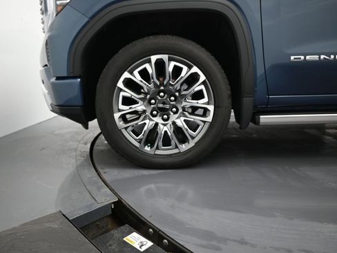 Used 2024 GMC Sierra 1500 Denali Ultimate image 8