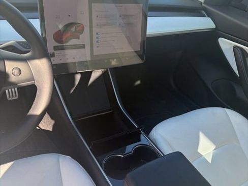 Used 2020 Tesla Model 3 Performance image 5