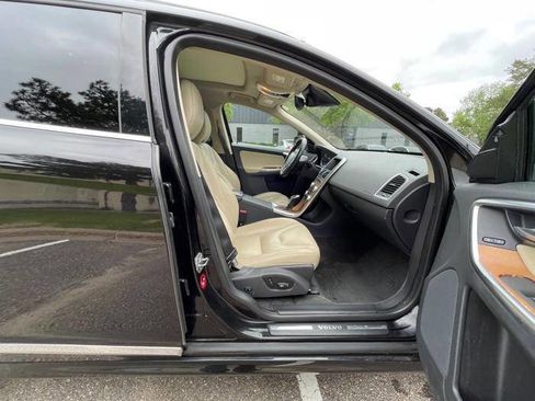 Used 2017 Volvo XC60 T6 Inscription w/ Climate Package AWD/4WD image 29