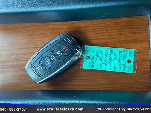 Used 2019 Lincoln Navigator Reserve AWD/4WD image 17