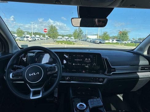 Certified 2025 Kia Sportage LX FWD image 13