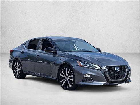 Used 2019 Nissan Altima 2.5 SR FWD image 3