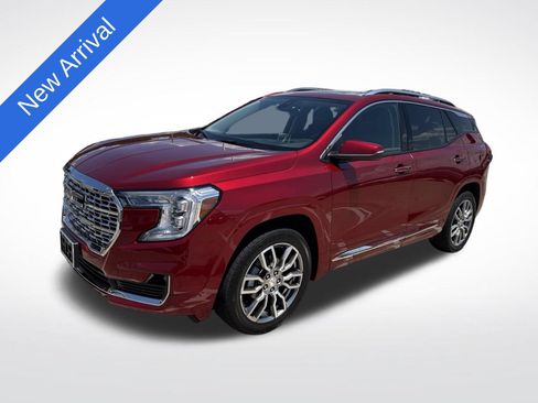 Used 2023 GMC Terrain Denali AWD/4WD image 1