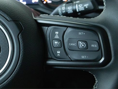Used 2025 Jeep Wrangler Unlimited Rubicon AWD/4WD image 20