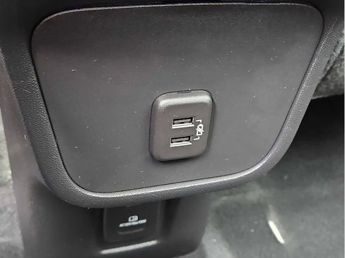 Used 2023 Chevrolet Equinox RS w/ RS Leather Package AWD/4WD image 31