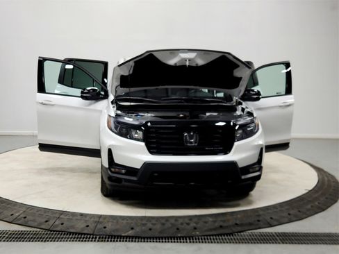Used 2023 Honda Ridgeline Black Edition image 10