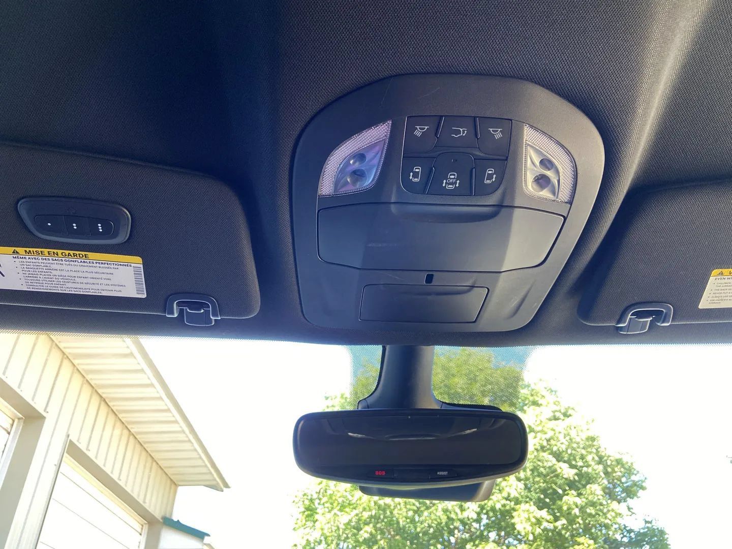 Used 2025 Chrysler Pacifica Select FWD image 17