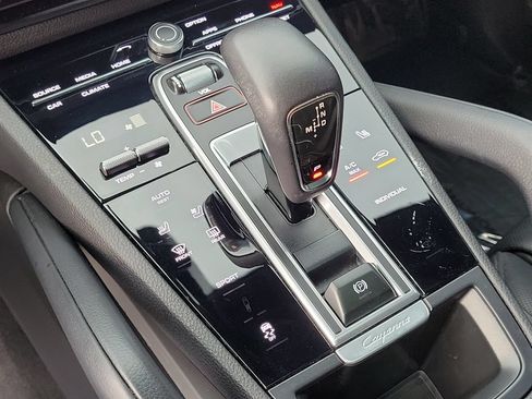 Certified 2023 Porsche Cayenne AWD/4WD image 32