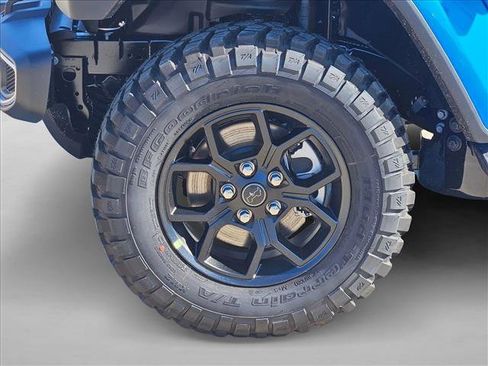 New 2026 Jeep Gladiator Sport image 17