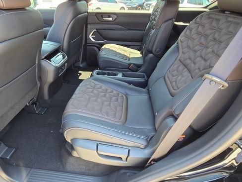 New 2025 Nissan Armada Platinum Reserve image 22