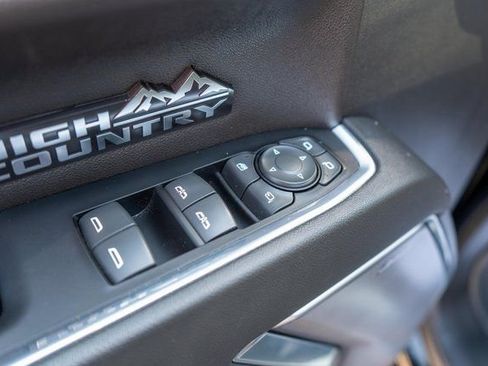 Used 2022 Chevrolet Silverado 1500 High Country w/ High Country Premium Package AWD/4WD image 24