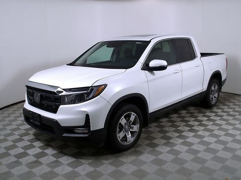 Used 2025 Honda Ridgeline RTL image 3