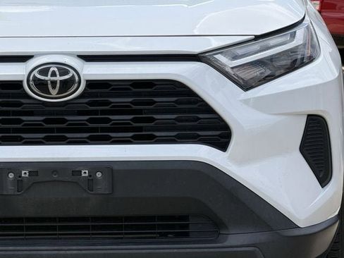 Used 2022 Toyota RAV4 XLE FWD image 9