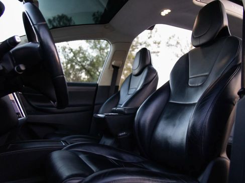 Used 2017 Tesla Model X 75D image 47