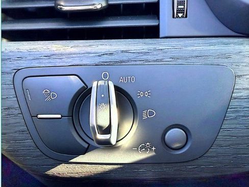 Used 2023 Audi A4 2.0T Premium image 18