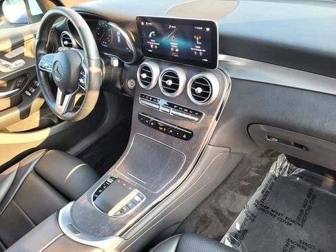 Used 2022 Mercedes-Benz GLC 300 4MATIC image 21