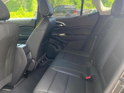 Used 2025 Chevrolet Trax ACTIV w/ Sunroof Package FWD image 23