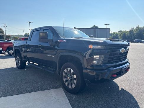 Used 2024 Chevrolet Silverado 2500 Custom w/ Custom Value Package AWD/4WD image 11