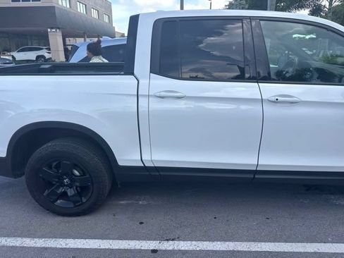 Used 2025 Honda Ridgeline Black Edition image 9