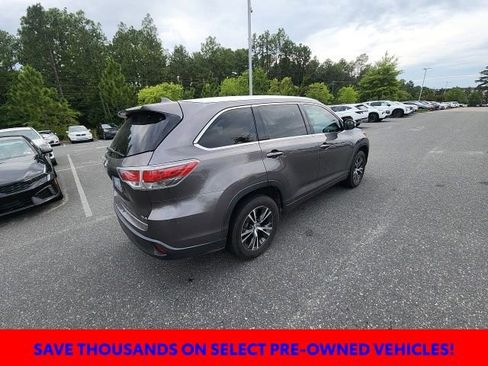 Used 2016 Toyota Highlander XLE FWD image 17