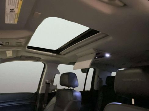 Used 2020 GMC Yukon XL Denali w/ Denali Ultimate Package AWD/4WD image 17