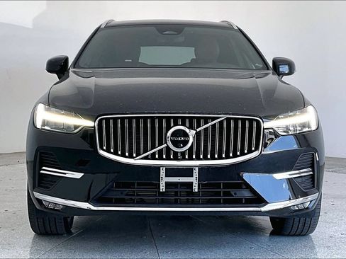 Used 2023 Volvo XC60 B5 Plus w/ Protection Package Premier AWD/4WD image 3