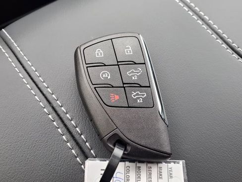 New 2025 Chevrolet Silverado EV LT image 24