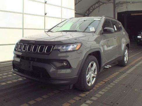 Used 2024 Jeep Compass Latitude w/ Convenience Group image 2