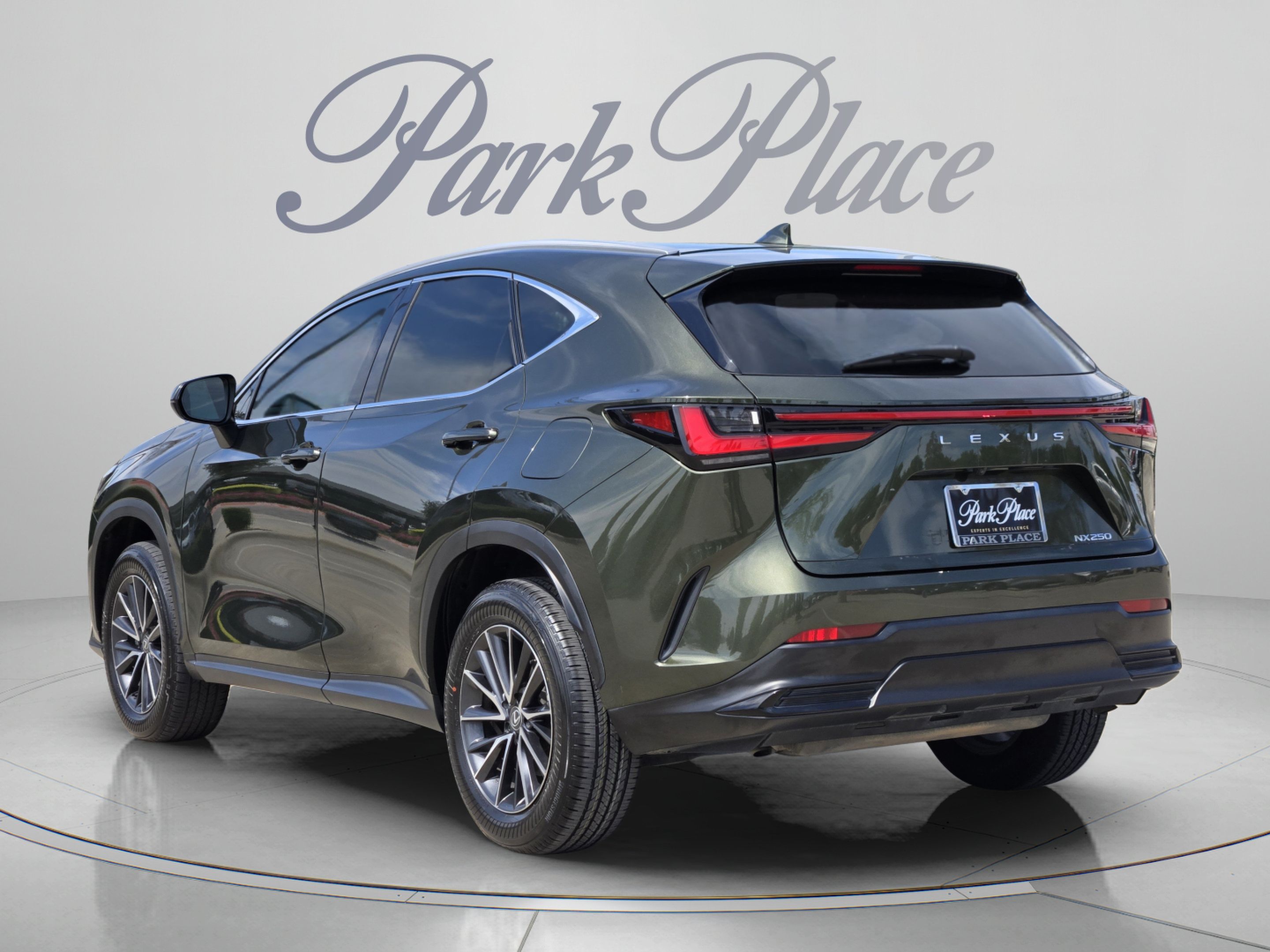 Used 2024 Lexus NX 250 FWD image 3
