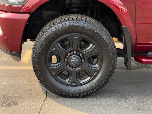 Used 2018 RAM 2500 Big Horn w/ Sport Appearance Group AWD/4WD image 32