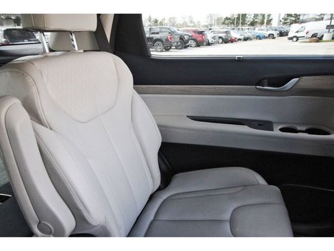 Used 2022 Hyundai Palisade SEL w/ Premium Package FWD image 15