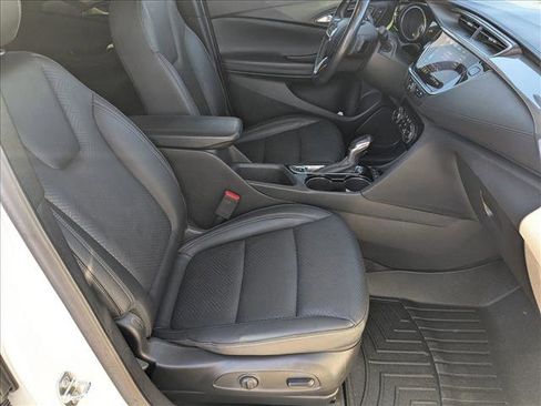 Used 2022 Buick Encore GX Essence w/ Safety Package II image 19