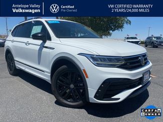 Certified 2022 Volkswagen Tiguan SE R-Line image 1