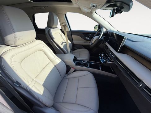 Used 2024 Lincoln Corsair Grand Touring image 10