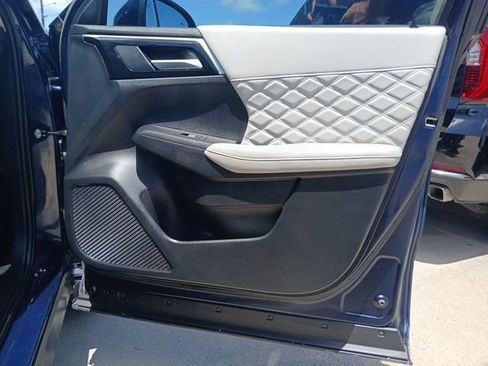 Used 2024 Mitsubishi Outlander SEL FWD image 16